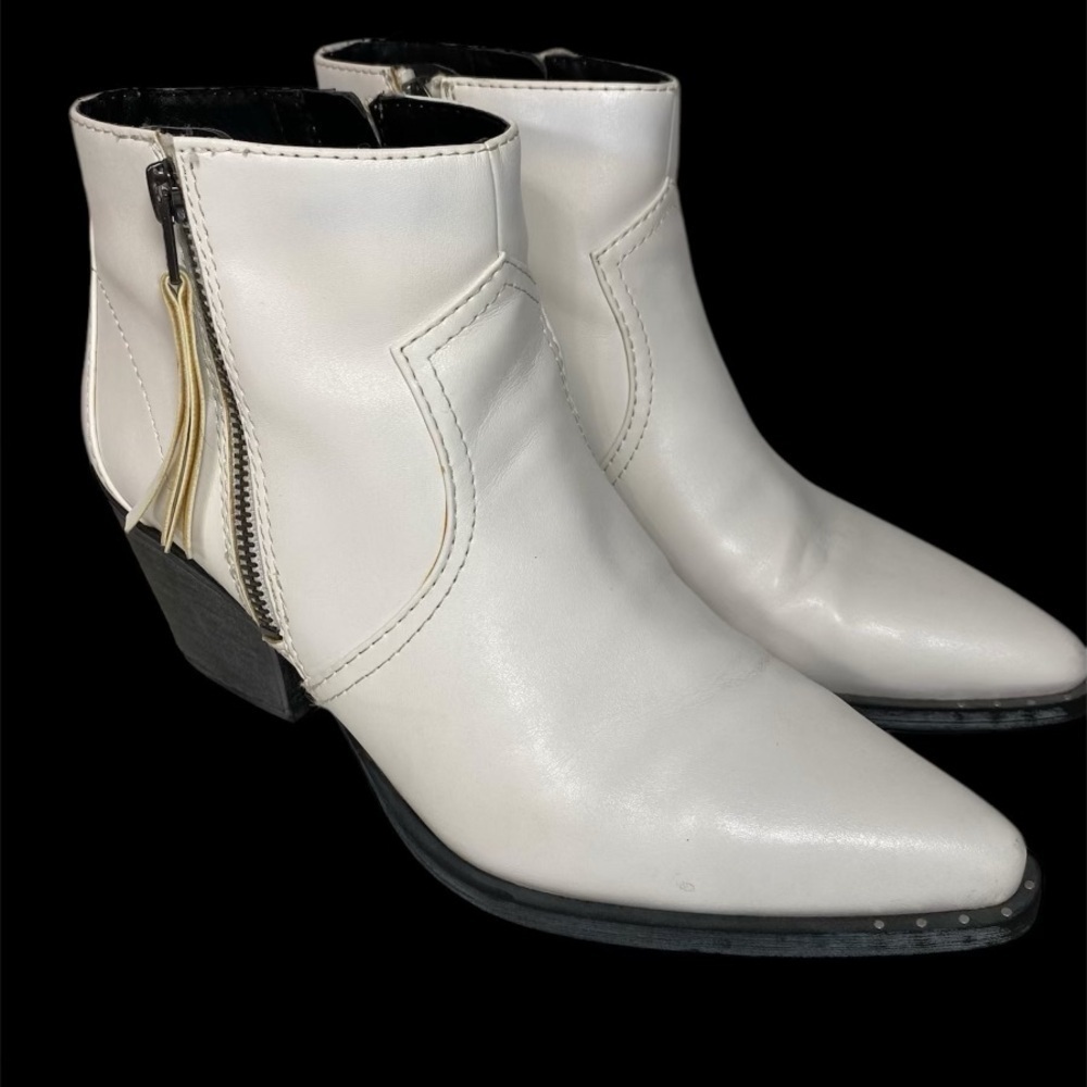 Circus by Sam Edelman White‎ Faux Leather "Whistler" Pointed Toe Boot | Size 8.5